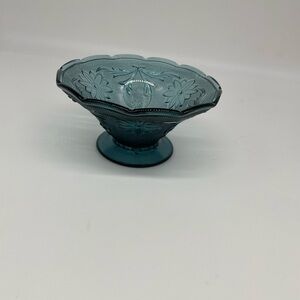 Tiara Indiana Glass Bicentennial Colonial Blue Sandwich Pedestal Compote